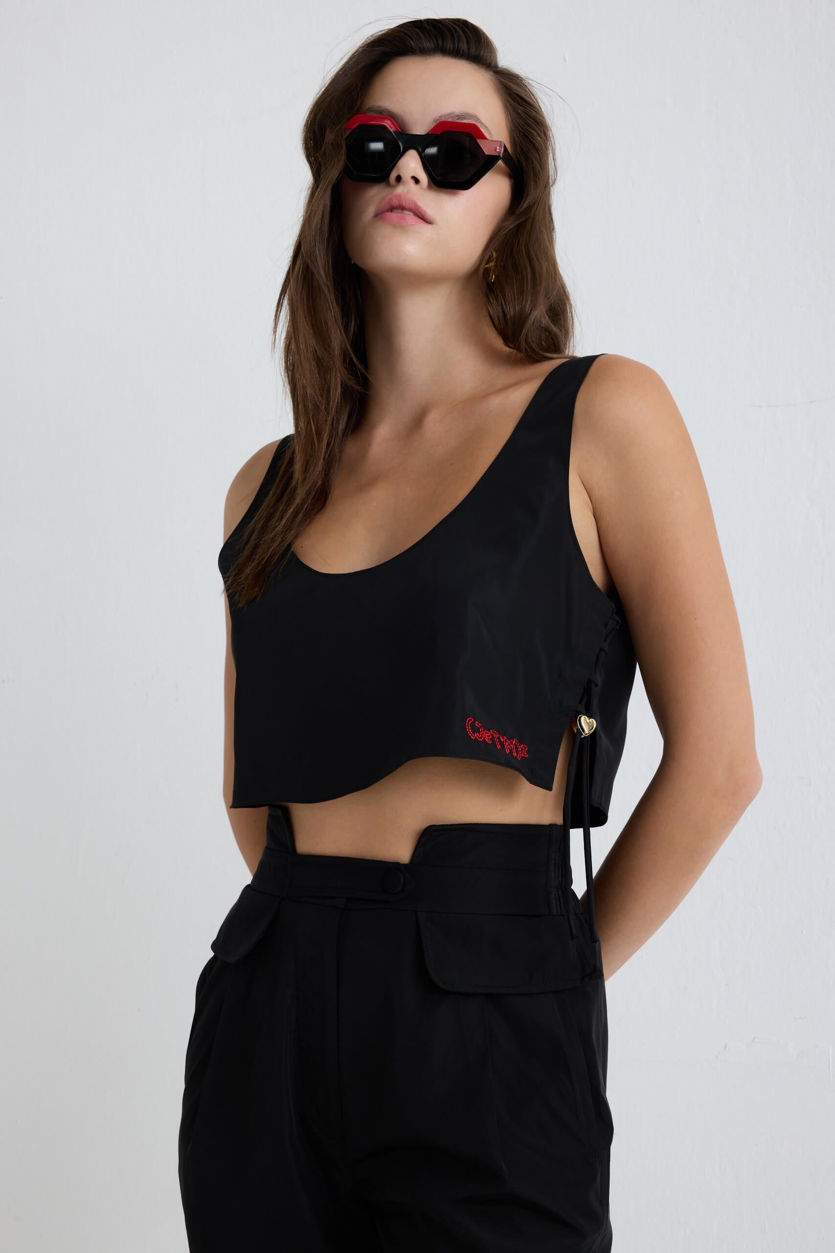Lotus Crop - Black