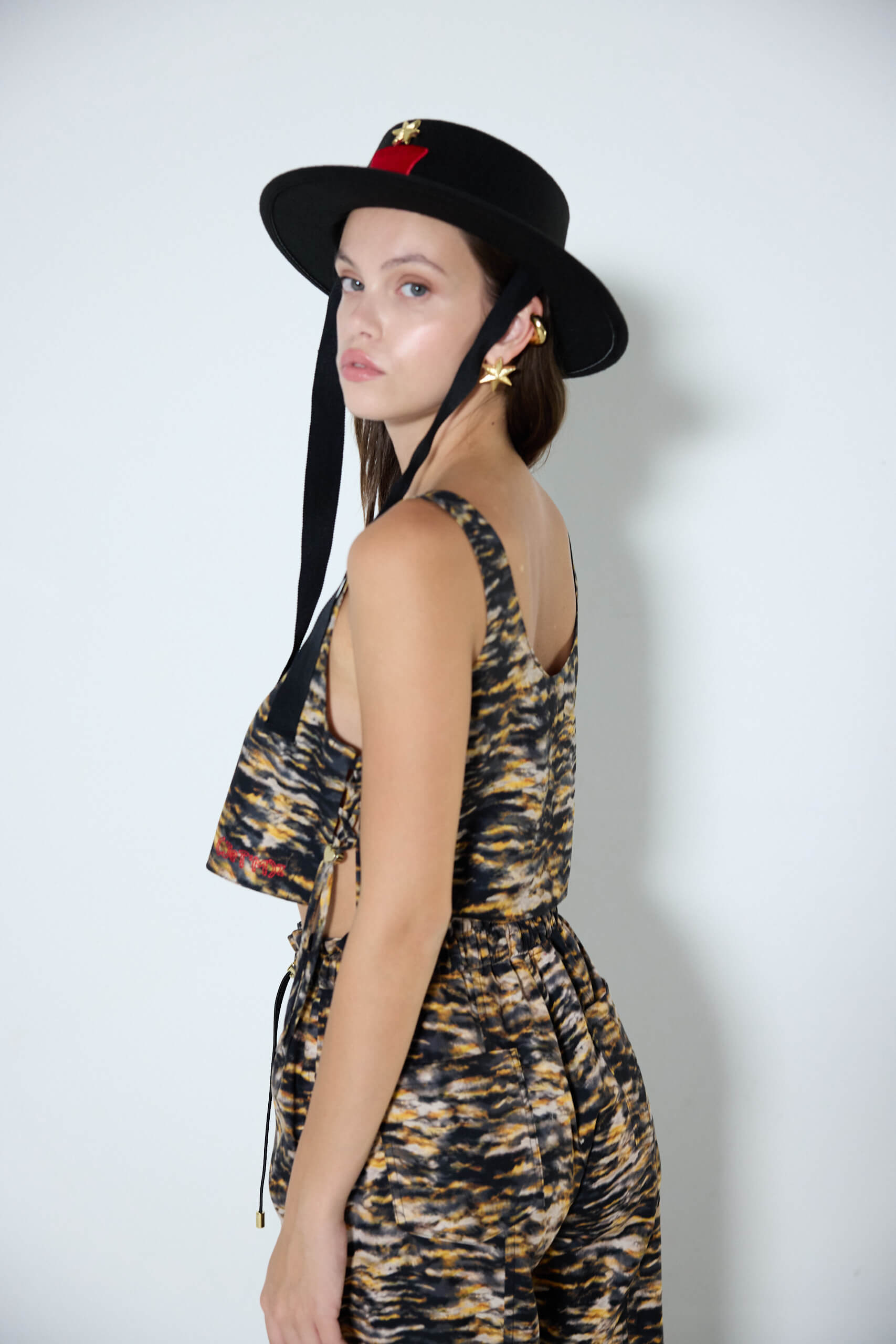 Amanda Crop - Batik